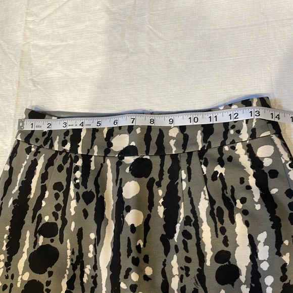 Trina Turks Los Angeles Pencil straight Skirt . Gray splatter print size Small - Picture 6 of 12